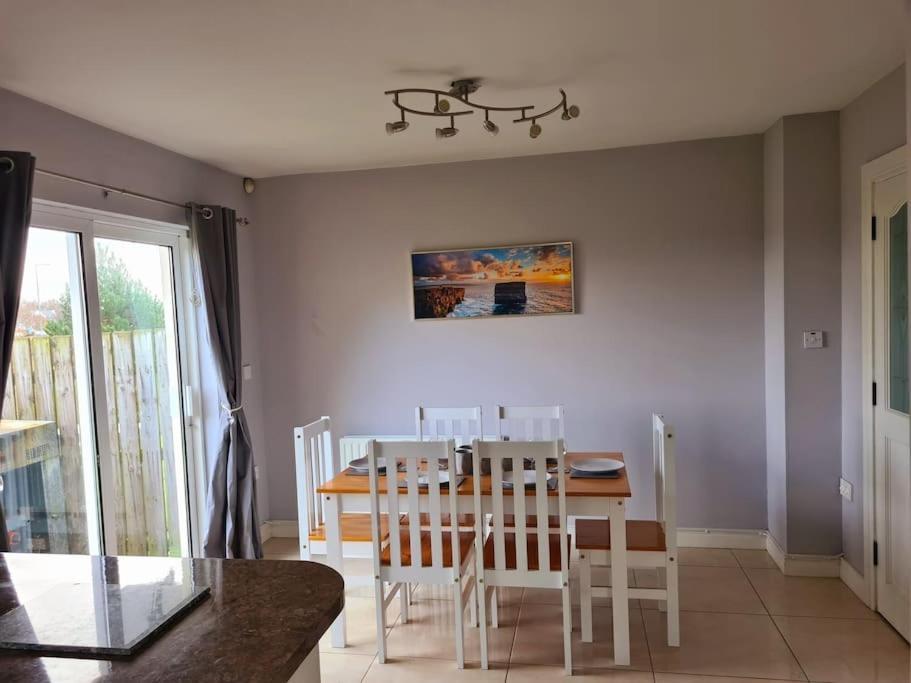 Bundoran Seaside Stays House - Wifi, Large Spacious Home Buitenkant foto