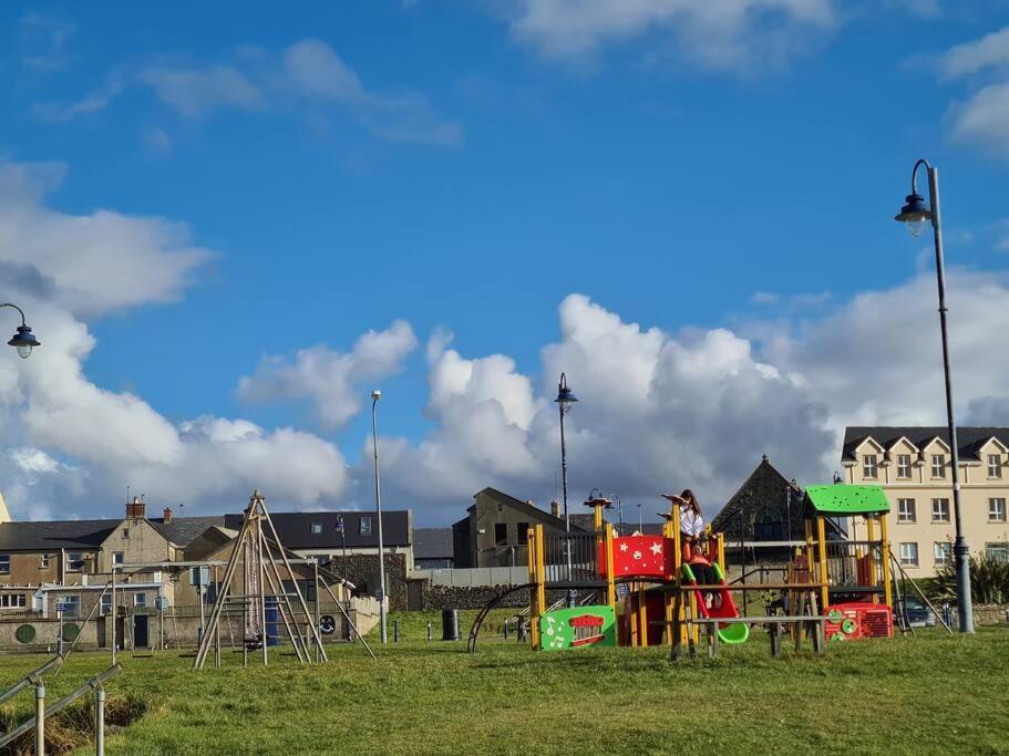 Bundoran Seaside Stays House - Wifi, Large Spacious Home Buitenkant foto