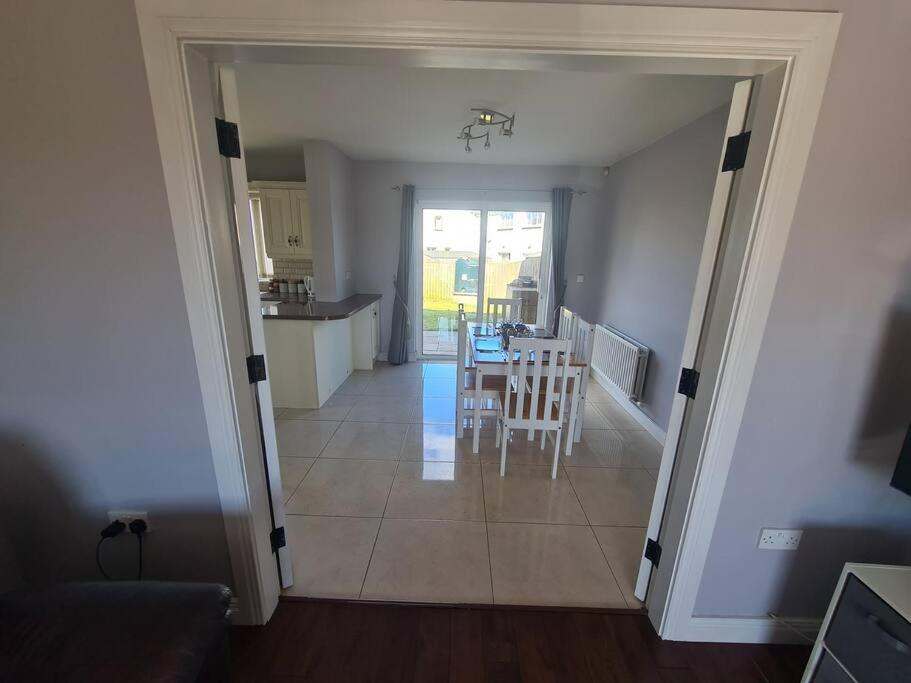 Bundoran Seaside Stays House - Wifi, Large Spacious Home Buitenkant foto