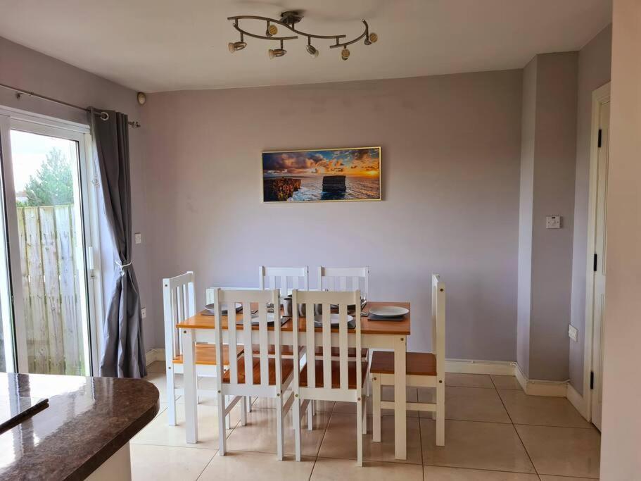 Bundoran Seaside Stays House - Wifi, Large Spacious Home Buitenkant foto