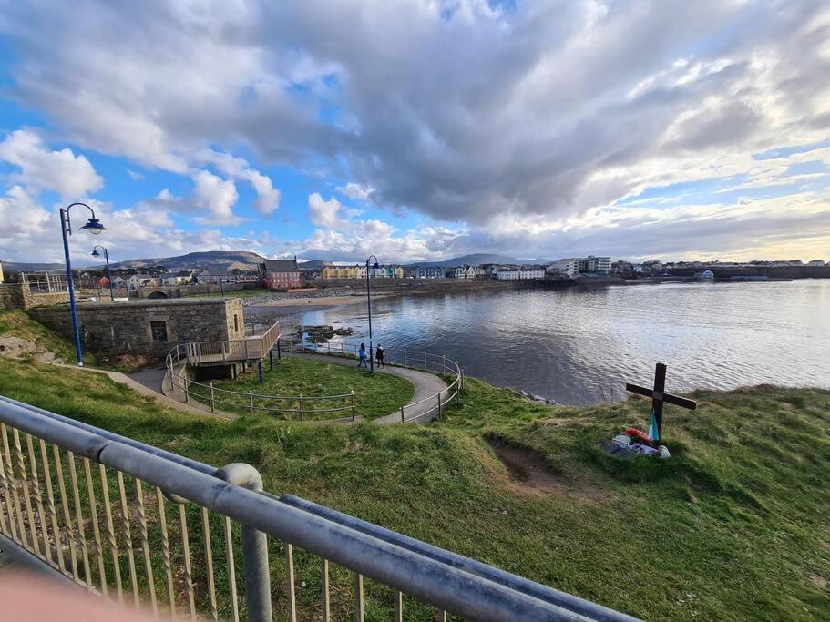 Bundoran Seaside Stays House - Wifi, Large Spacious Home Buitenkant foto