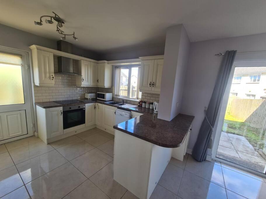 Bundoran Seaside Stays House - Wifi, Large Spacious Home Buitenkant foto